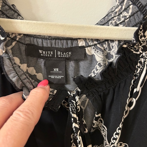 White House Black Market Black and White Fitted Blouse with 3/4 Sleeves - Picture 5 of 7